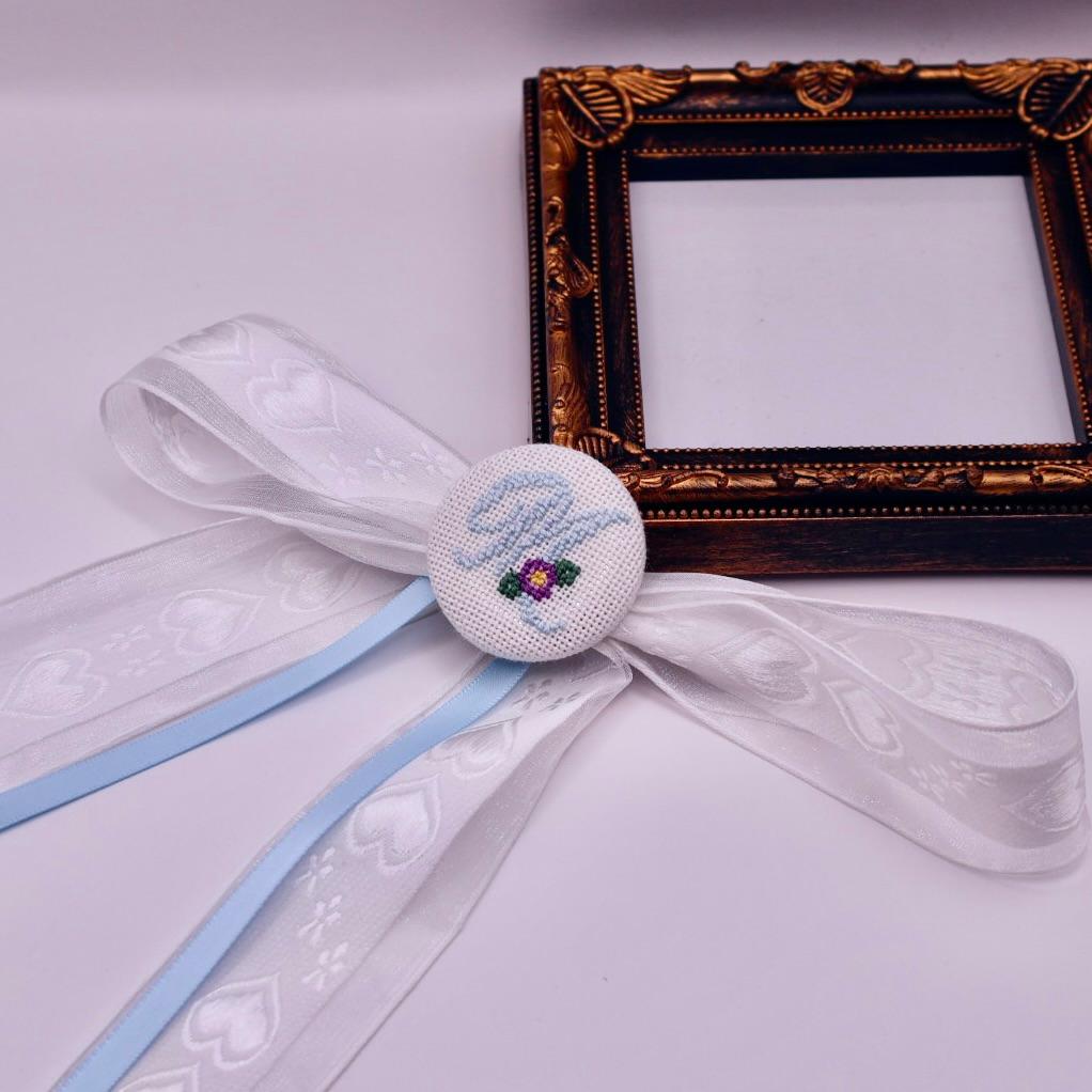 【オーダー可能】イニシャル　くるみボタンのヘアリボン　宝塚　組カラー　クロスステッチ刺繍 | 5枚目